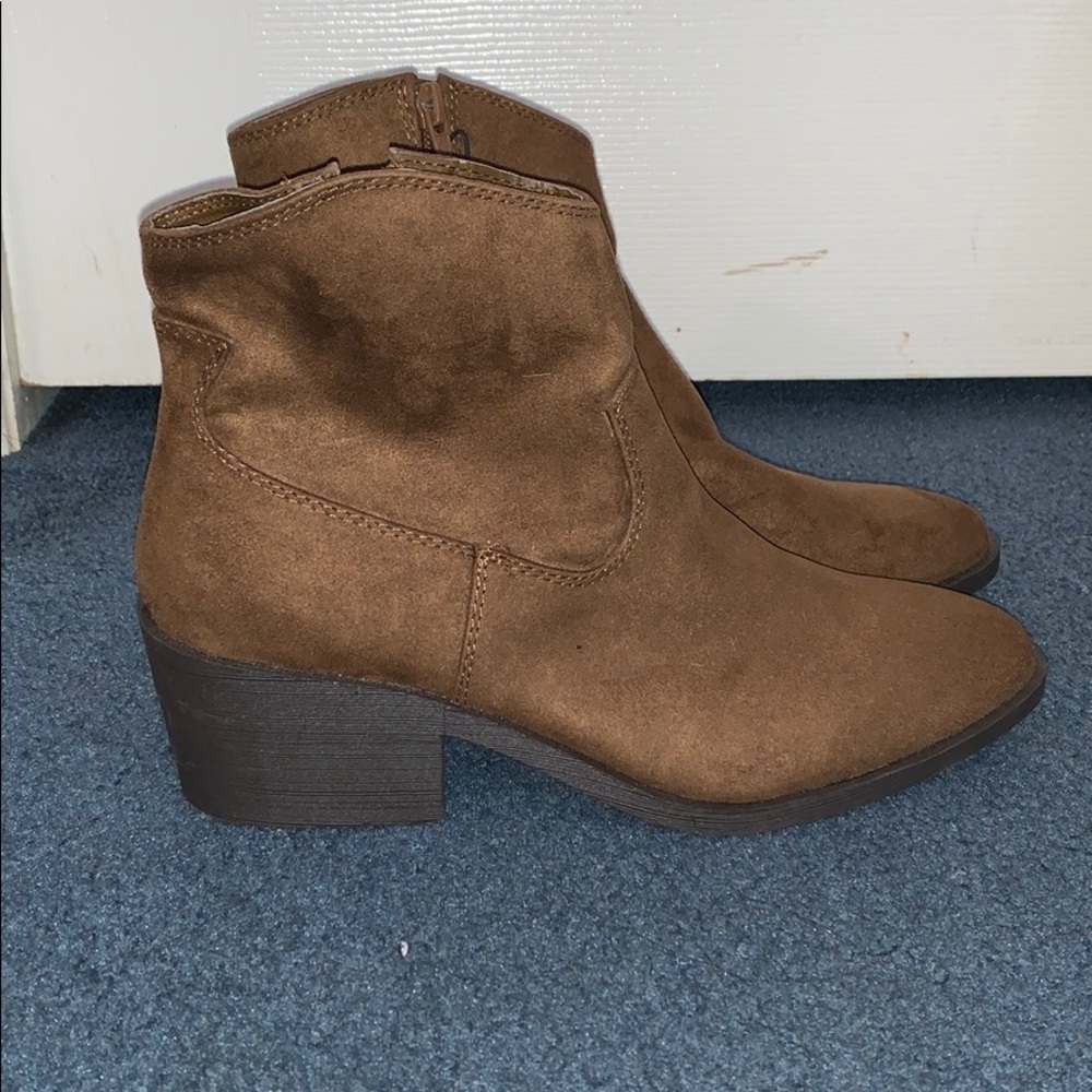 NEW BOOTIES